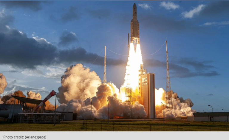 Internet, Eutelsat lancia il primo satellite "software-defined"